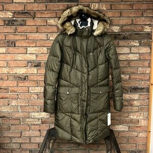 NWT Eddie Bauer size tall medium Lodge Cascadian Down Parka